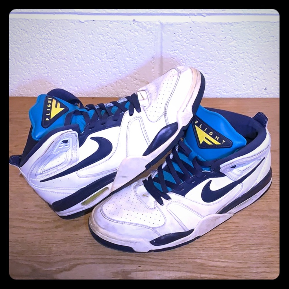 Vintage Air Flight Falcons